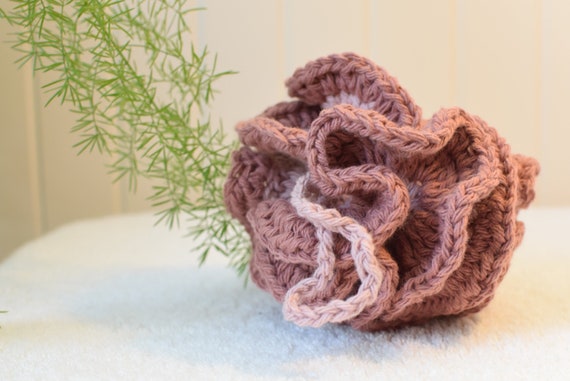 Fleur De Douche Au Crochet Couleur Vieux Rose Pâle Et Vieux Rose Foncé