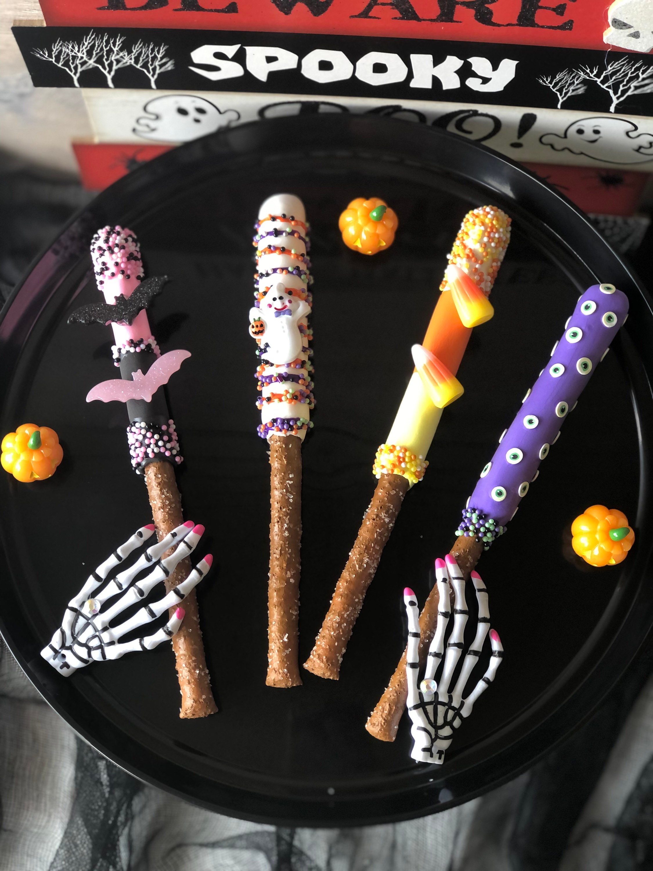 Fake Halloween Pretzels, Fake Halloween Sweets, Halloween Treats, Faux Halloween Treats