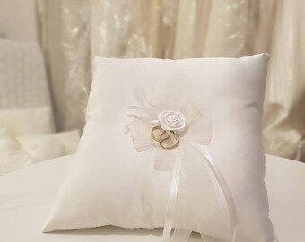 Wedding ring cushion