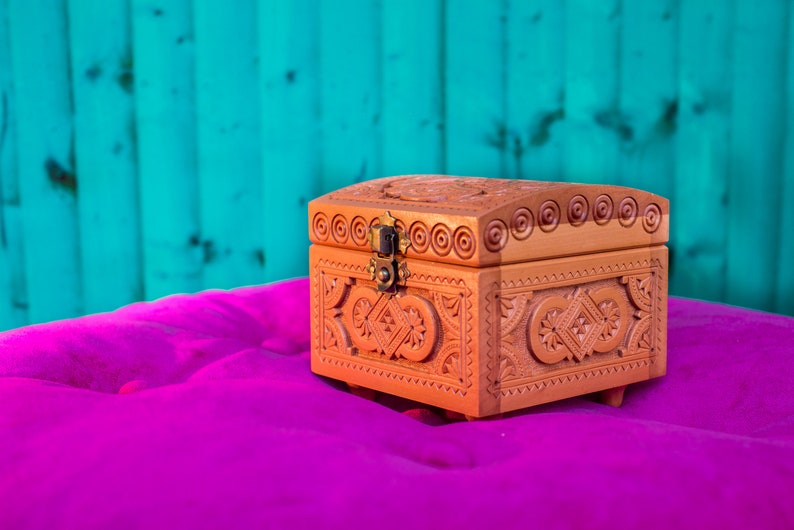 Wooden Carved Personalized Box \u2022 Custom Jewelry Organizer \u2022 Woody Ring Chest \u2022 Vintage woman Gift \u2022 Wood Wedding crate \u2022 4.5x4.5x3.5 \u2022