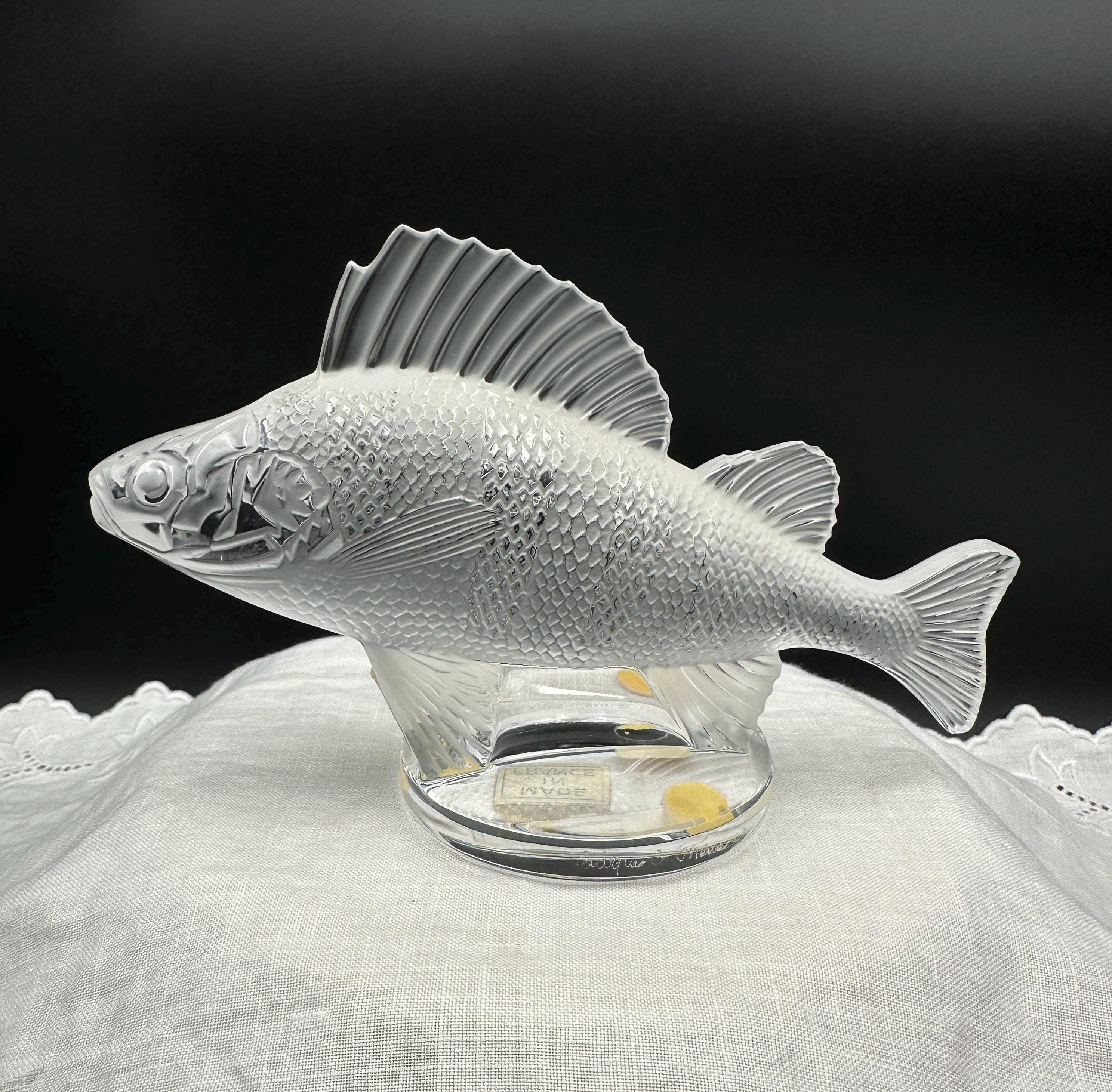 LALIQUE ラリック　魚の彫刻 緑色 ペパーウェイト　約15cm LALIQUE ラリック 魚の彫刻 緑色 ペパーウェイト 約15cm 工芸品