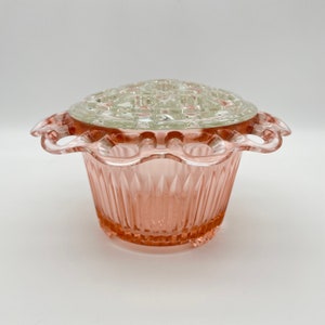 ヴィンテージホッキングピンクのオールドコロニーガラスフラワーボウル