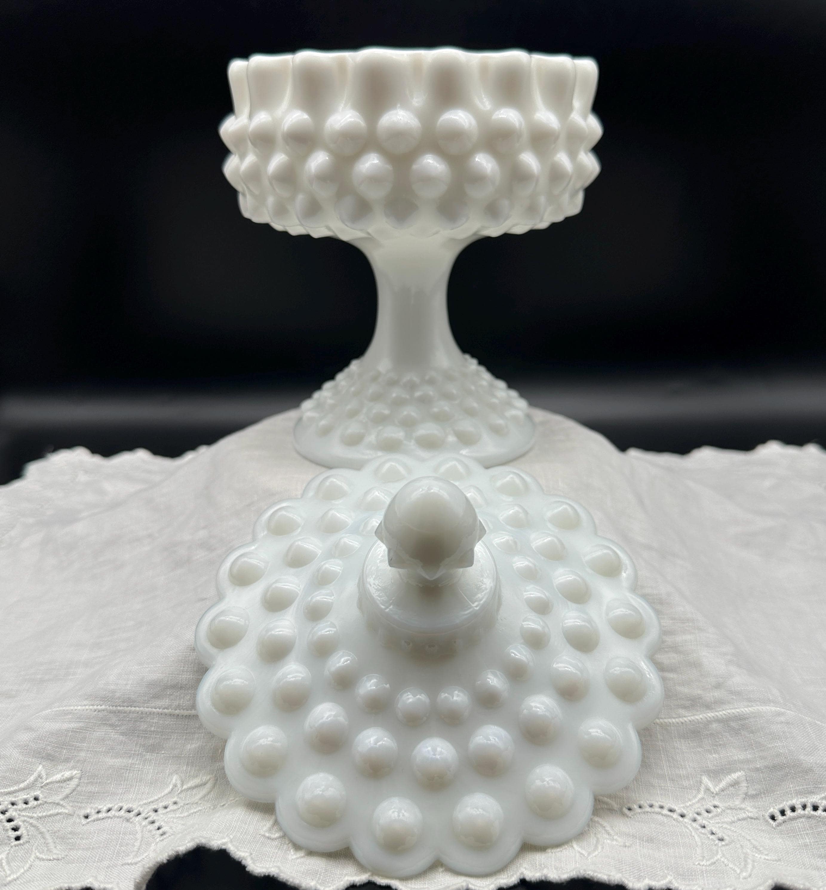 フェントン ホブネイル ミルクガラス キャンディディッシュ 蓋付き