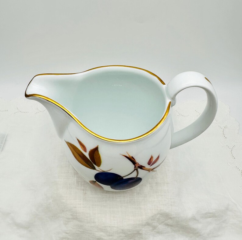 Royal Worcester Evesham Gold Fine Porcelain 24 Ounce Jug Milk Pitcher