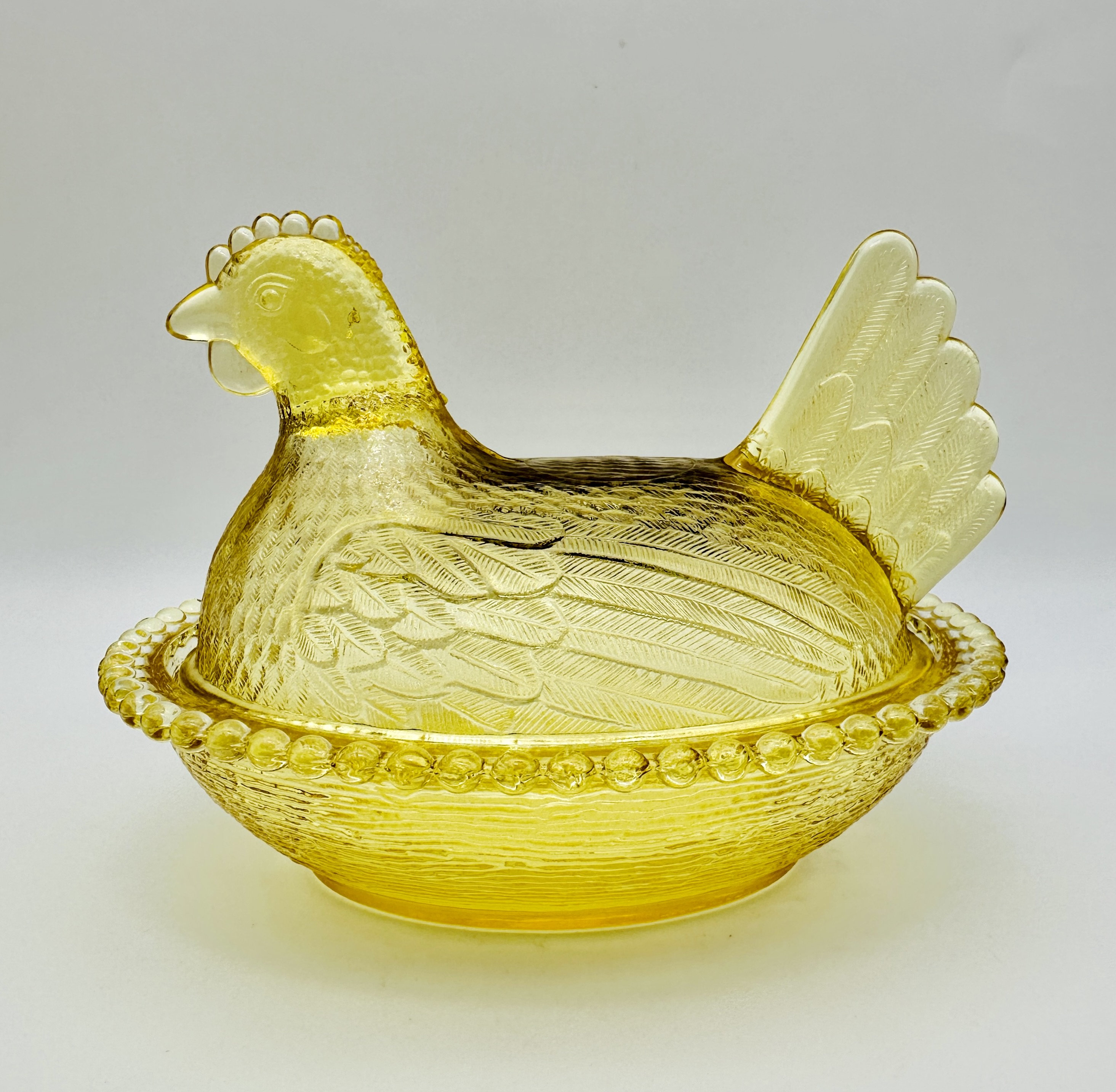 【送料無料】インディアンガラス 小物入れ ニワトリ Hen on Nest 送料無料】インディアンガラス 小物入れ ニワトリ Hen on Nest 送料