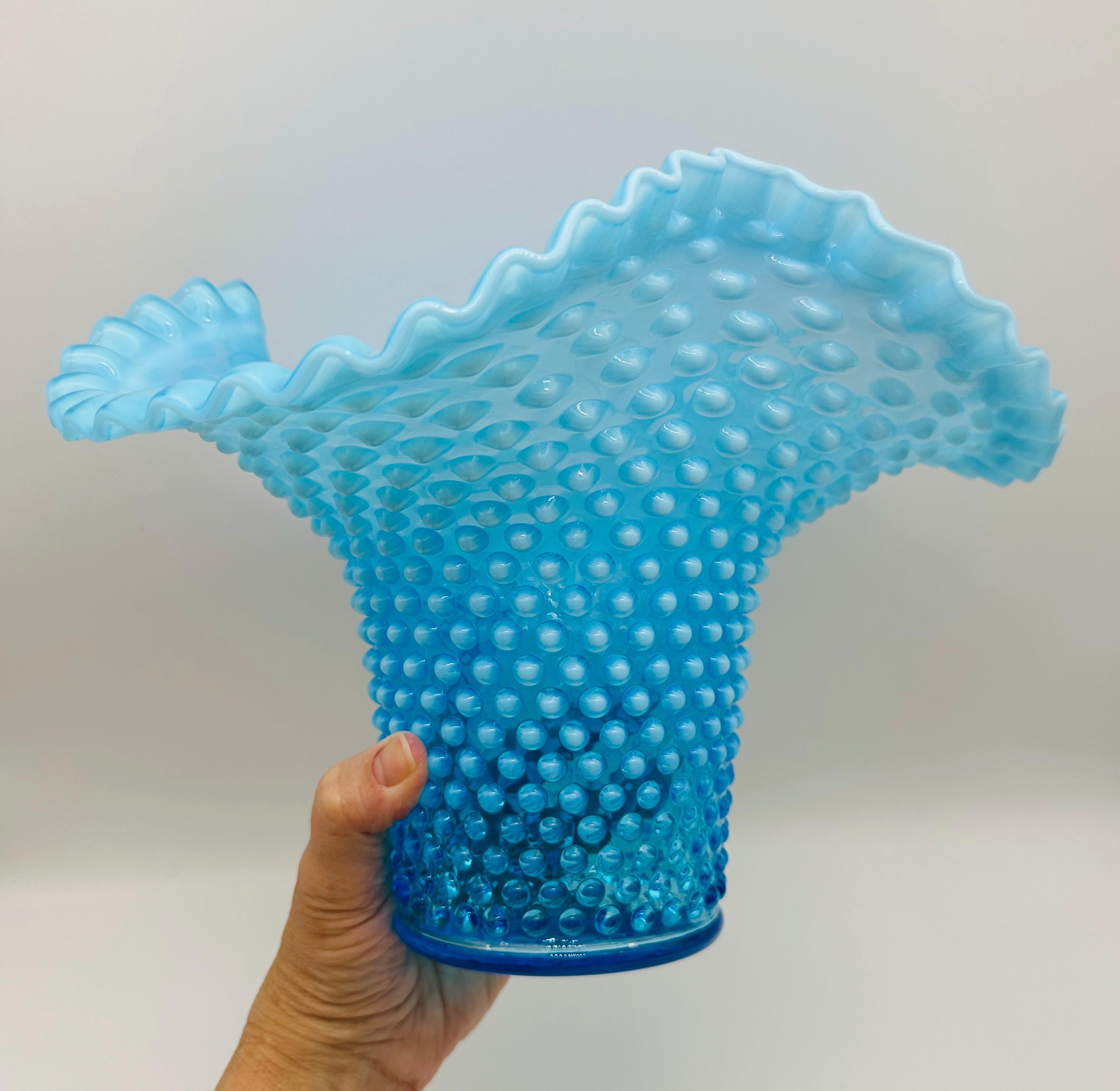 ヴィンテージ フェントン ブルー オパールセント ホブネイル花瓶