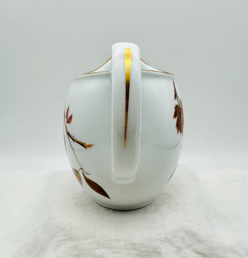 Royal Worcester Evesham Gold Fine Porcelain 24 Ounce Jug Milk Pitcher
