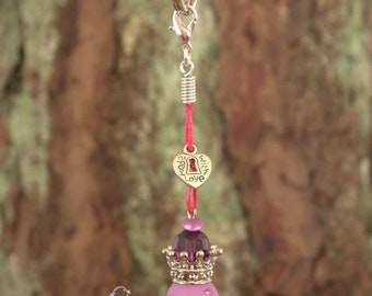 Chain or key fob Crown Purple