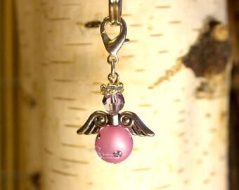 small chain pendant angel pink