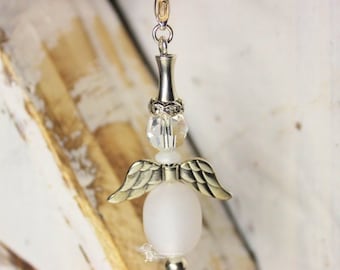 Chains -or keychain angel white large