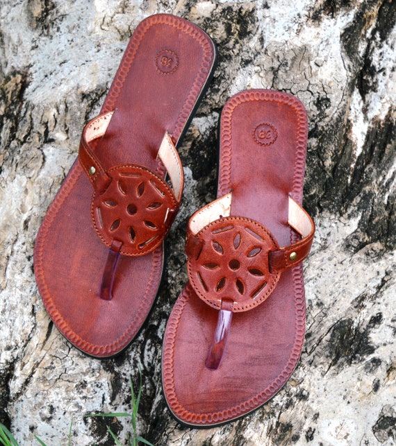 brown leather flip flops ladies