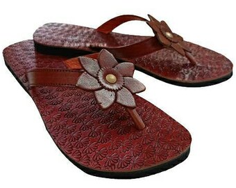 Handmade Women Leather Sandals Hand Stamped Ladies Biblical Sandal Brown Toe Strap Flip Flop Indian Dress Shoe