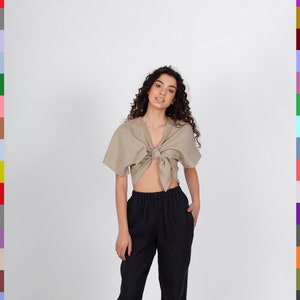 Crop top met strik aan de voorkant. Vlas stropdas top. Linnen korte blouse. Vlas gewasblouse. 100% puur linnen Italië afbeelding 1