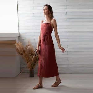 Vestido de lino color terracota. Puro lino italiano. Vestido de diario. Vestidos cruzados de verano.