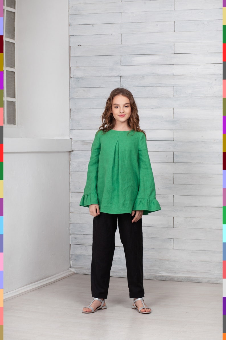 Tunique verte pour enfant. Haut à manches longues pour enfants. Haut d'automne pour fille. Chemise en lin pour fille. 100 % pur lin Italie image 2