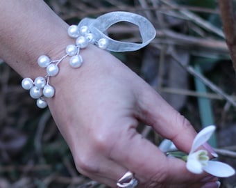 Conjunto de ramillete de perlas, boutonniere, brazalete de ramillete para novia, brazalete de ramillete para boda, brazalete de ramillete para graduación, ramillete blanco, ramillete para dama de honor, ramillete para boda.