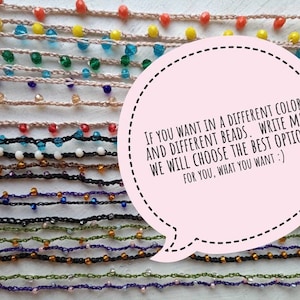 Puede incluir: Una variedad de collares de ganchillo con cuentas de diferentes colores. El texto dice: "SI QUIERES UN COLOR DIFERENTE Y CUENTAS DIFERENTES. ESCR&Iacute;BEME. ELEGIREMOS LA MEJOR OPCI&Oacute;N PARA TI, LO QUE QUIERAS :)"