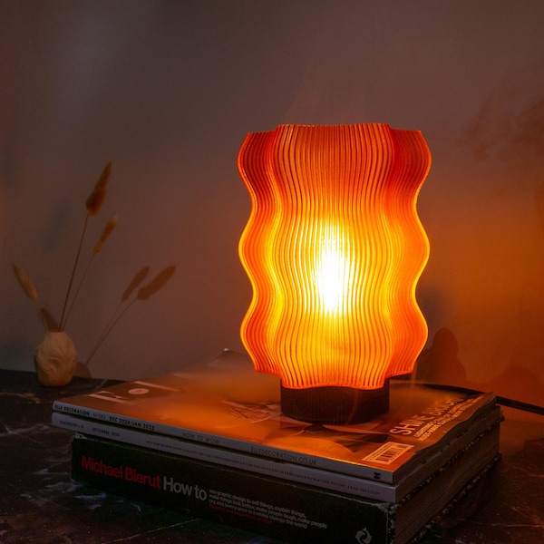 REEF - Lampa stołowa AMBER, minimalistyczny design retro, prezent na parapetówkę, element dekoracyjny sypialni