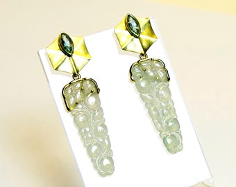 Jade earrings with berylls, 750 gold, 18 ct yellow gold
