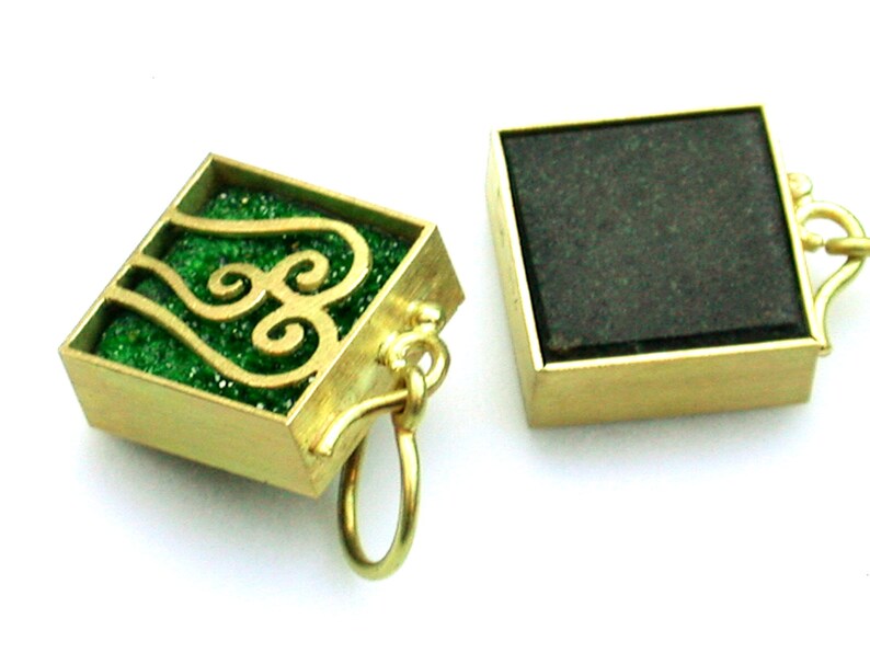 RANKEN goldene Ohrhänger mit Uwarowit, grüner Granat, 18 ct Gelbgold, 750 er Gold Bild 3