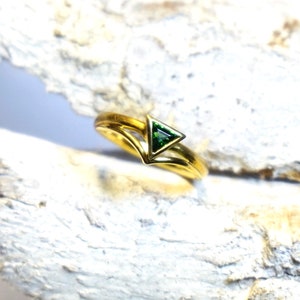 Tourmaline ring, green tourmaline, 750 gold, 18 ct yellow gold image 3