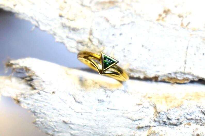 Tourmaline ring, green tourmaline, 750 gold, 18 ct yellow gold image 3