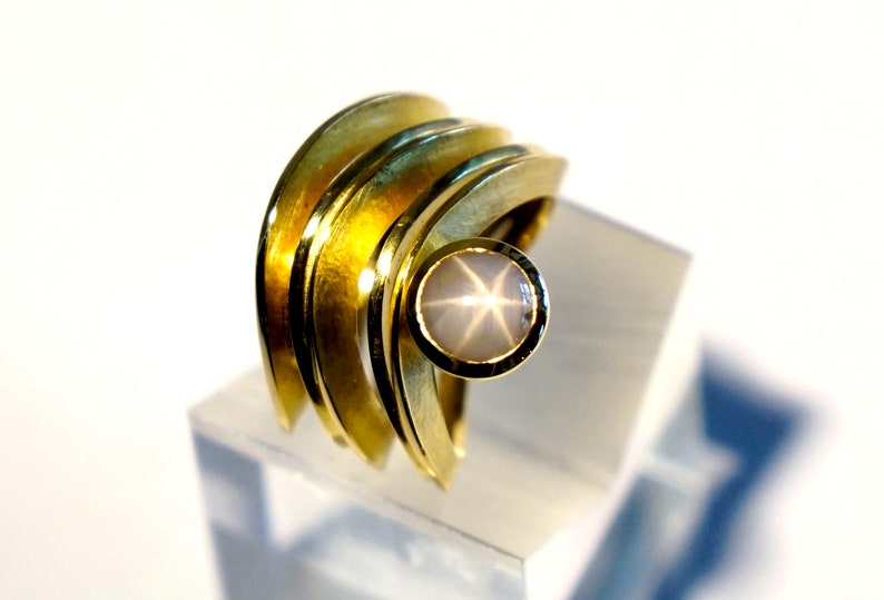 WELLEN Ring mit Stern-Saphir, 18 ct Gold, 750 er Gelbgold, Saphir-Ring Bild 3