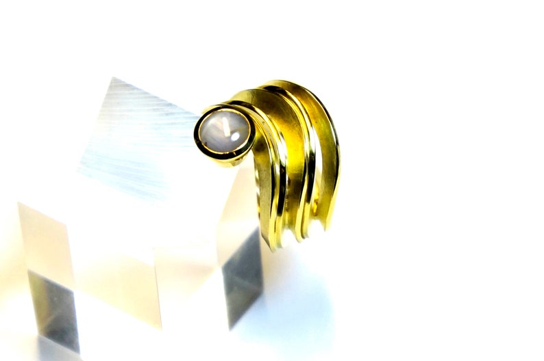 WELLEN Ring mit Stern-Saphir, 18 ct Gold, 750 er Gelbgold, Saphir-Ring Bild 2