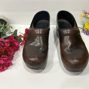 Dansko Brown Leather Pull On Clogs Size 9.5/Professional work Clogs