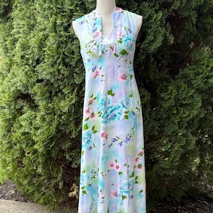 Vintage Hawaiian Maxi Dress: 60s/70s Floral Resort Wear
