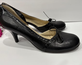 Vintage Lederpumps in Schwarz/Kitten Heels Gr. 38 aus Europa