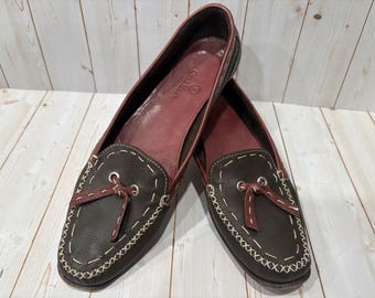 Mocasines vintage Cole Haan de piel marrón y malva con borlas, talla 9AA