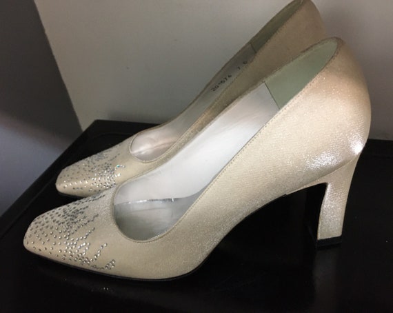Stuart Weitzman Champagne Embellished Pumps/ Vinta