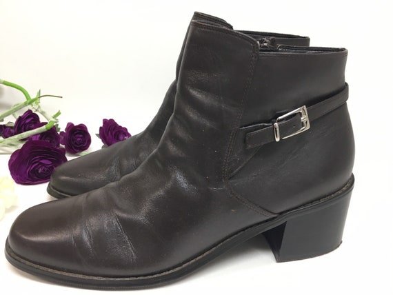 90s Brown leather ankle boots size 8 M