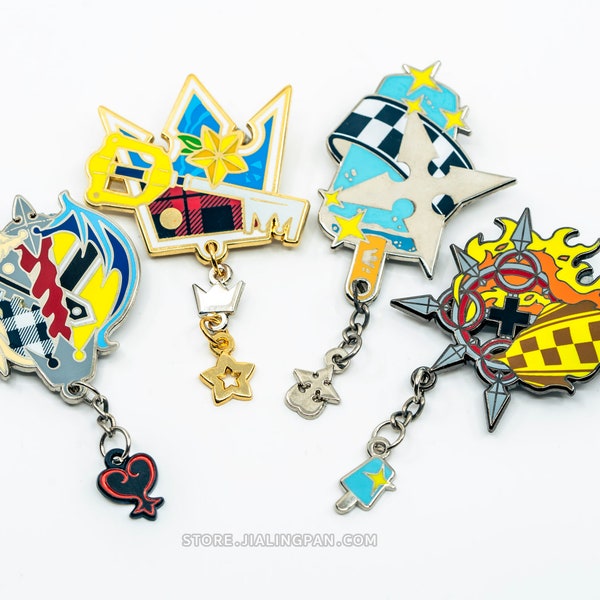 Kingdom Hearts Enamel Pins : Sora Riku Axel Roxas with dangle design keyblade chakram paupu