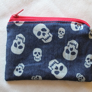 kleines KRIMSKRAMS Täschchen/ Mäppchen/ Minimäppchen/ KleinGELDtäschchen/ Unikat/ Handmade * JEANS-SKULL*
