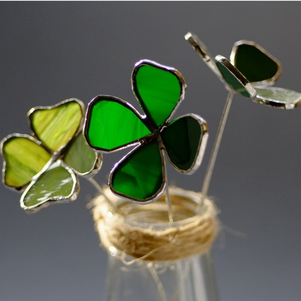 Four-Leaf Stained Glass Clover with Wire, St Patrick Day Decorations, Wedding Nature Theme Decorations, Wedding Favors, Gift For Good Luck