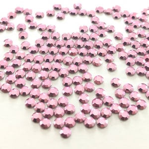 Pinke Hotfix Ohrstecker / Verfügbare Größen: 3mm / Für mehr Glanz an Kleidung, Taschen, Nägel, Puppen, Sammelalben und vieles mehr!!!