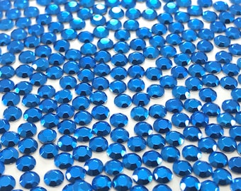 Blaue Hotfix Rheinstecker / Verfügbare Größen: 3mm / Fügen Sie Glanz zu Kleidung, Geldbörsen, Nägeln, Bechern, Puppen, Sammelalben und vieles mehr!!!