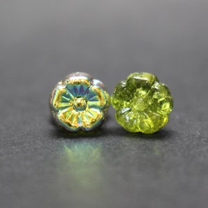 Czech Glass Flower Beads 9mm/10pcs Olivine, Vitrail