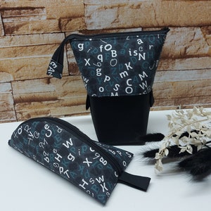 Pop-up etui, etui, etui - letters grijs