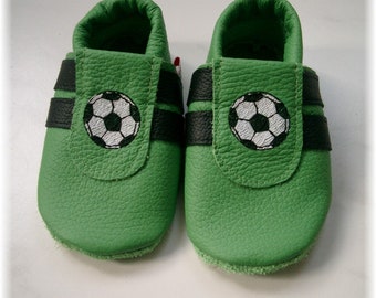 Baby-Sportschuhe Krabbelschuhe Fussball grün/schwarz