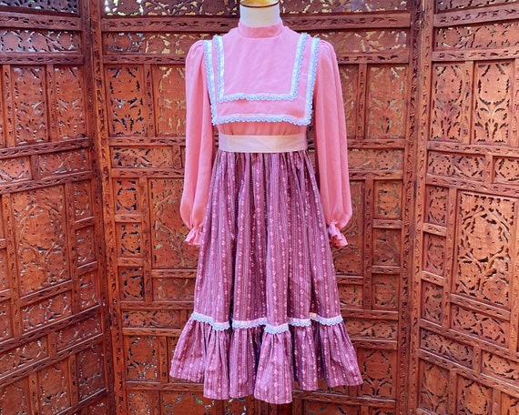 1970’s Handmade Gunne Sax Style Bibbed Ribbon Bow