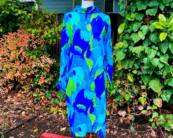 1960s Lady Bayard Groovy Mockneck Shift Dress
