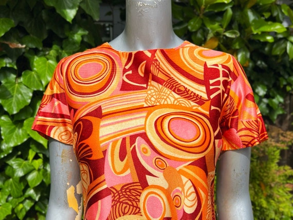 1960s Groovy Psychedelic Print Shift Dress - image 5