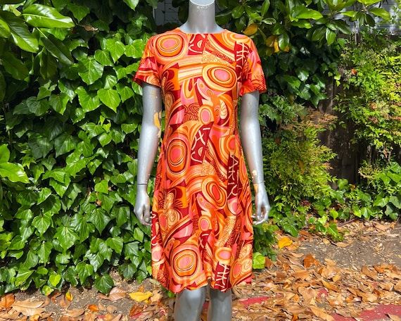 1960s Groovy Psychedelic Print Shift Dress - image 1