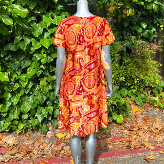 1960s Groovy Psychedelic Print Shift Dress - image 4