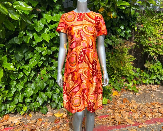 1960s Groovy Psychedelic Print Shift Dress - image 8