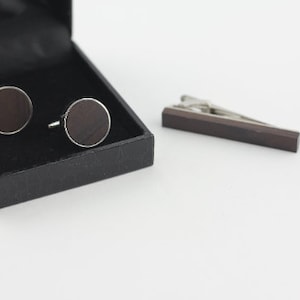 Engraved cufflink, wood cufflink, Wood Cufflinks - Father&#39;s Day Gift, 5th anniversary, groomsmen gift, wedding cuff links, Gift for him