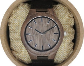 Reloj grabado para hombre de nogal con correa de cuero negro y esfera de nogal, reloj de madera, reloj de madera personalizado (W009)